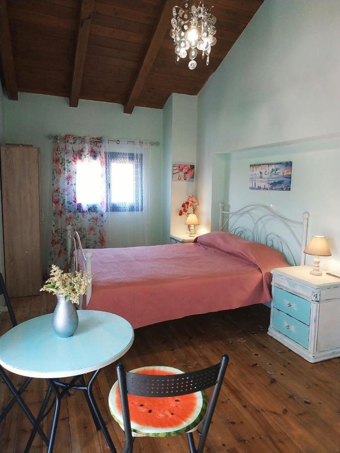 Maria Guesthouse Aliveri Esterno foto